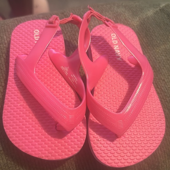 Old Navy Sandals NEVER BEEN WORN ! Size 5 - Picture 4 of 4
